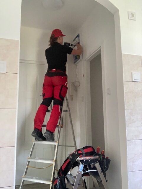 Szel Felicia Cili villanyszerelo 09