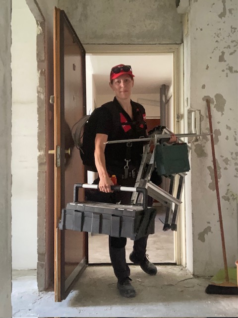 Szel Felicia Cili villanyszerelo 12